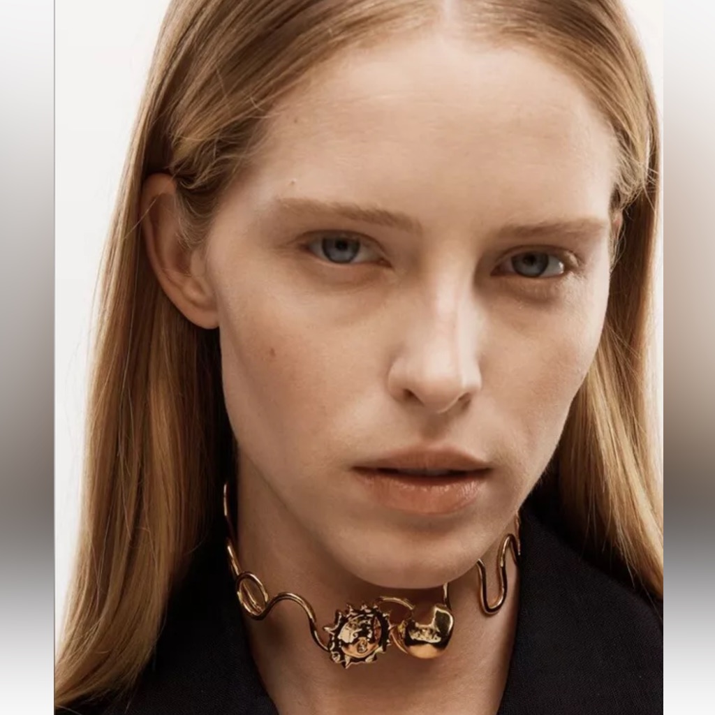 HM Studio Resort 2024 Serpentine Wire Necklace Gold 70$